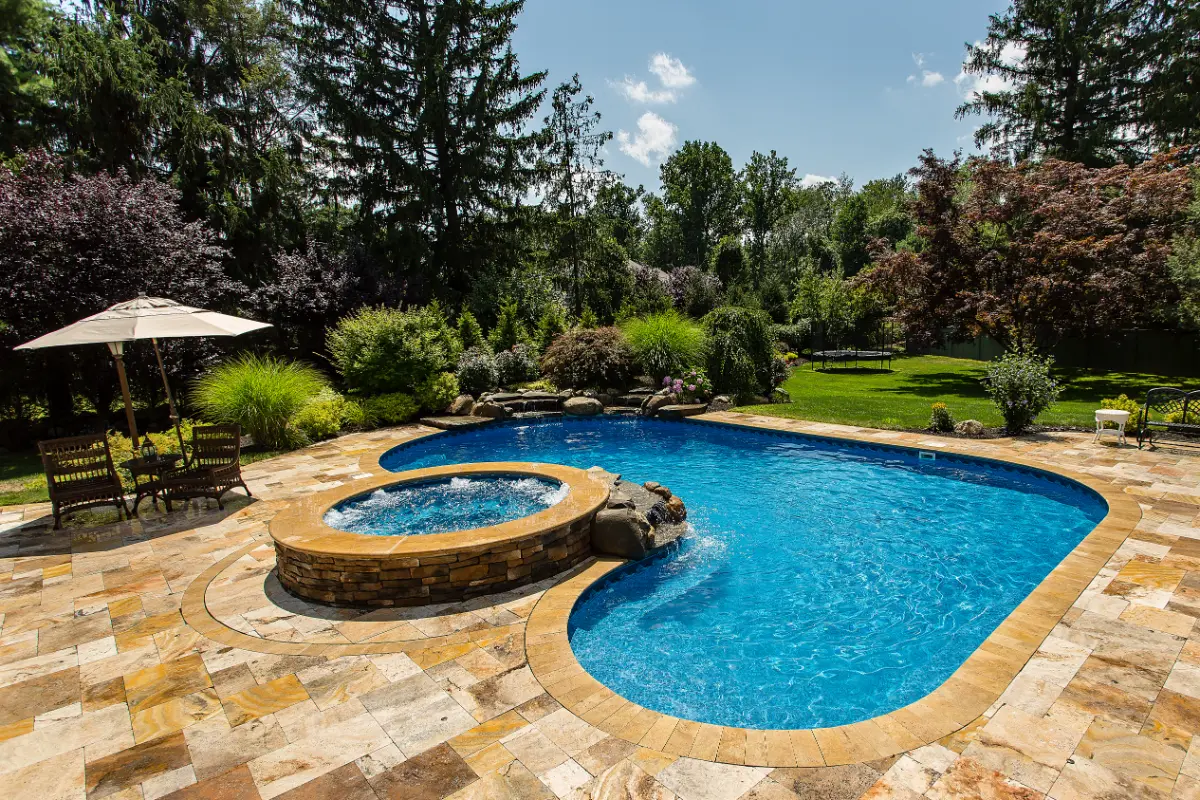 Vinyl liner pools